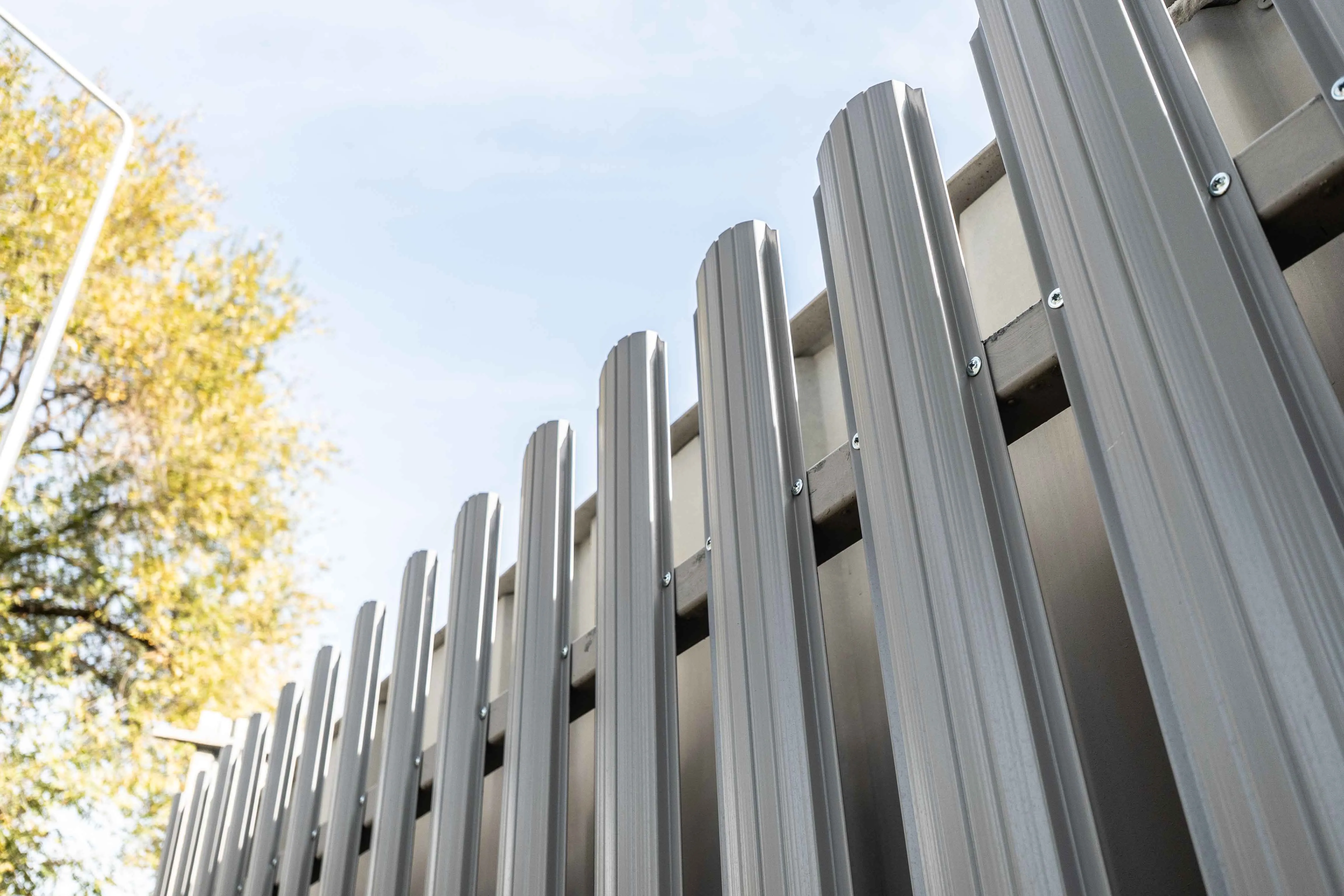 Штакетник полукруглый, частный дом, г. Алматы 2025 