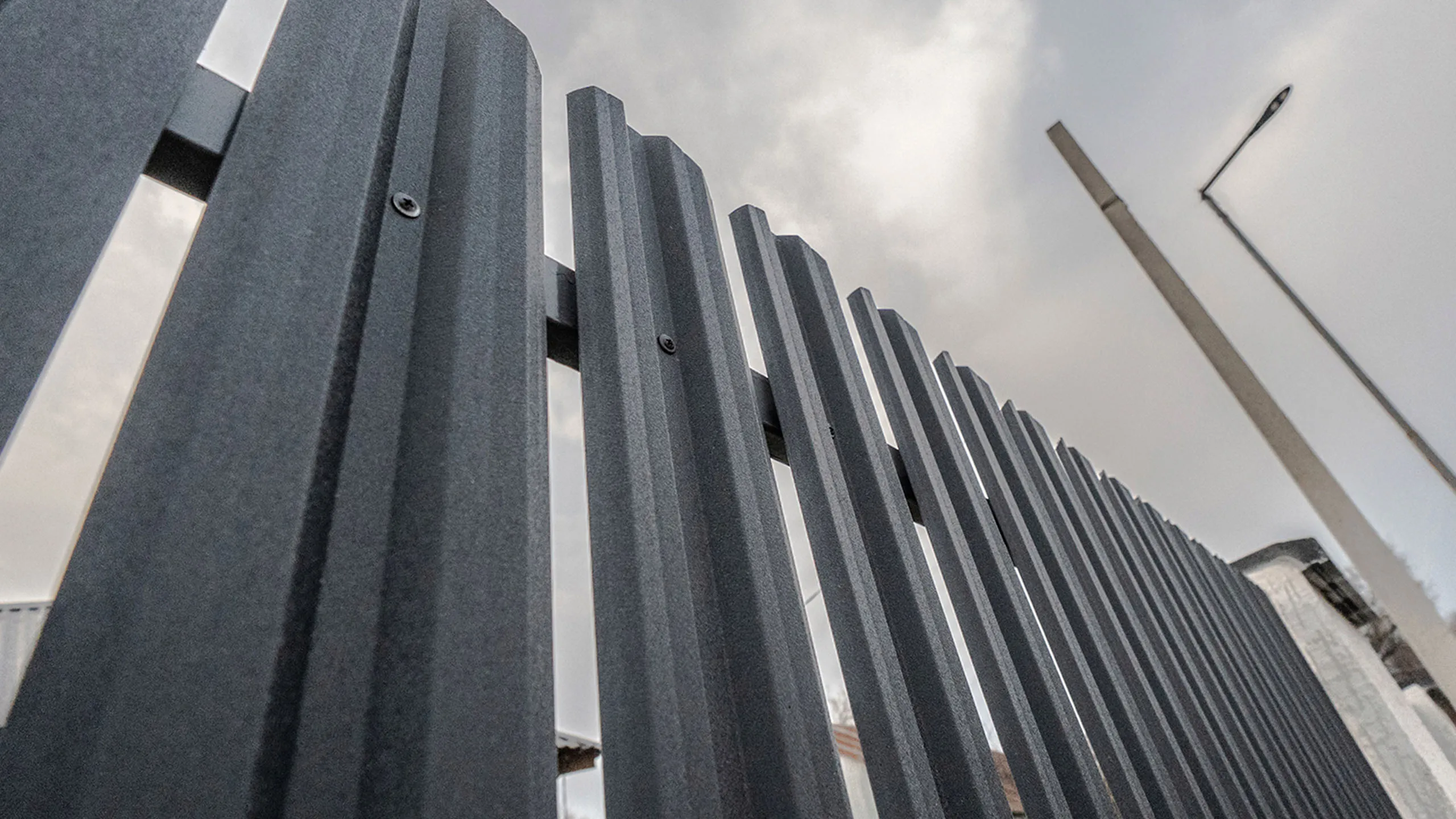 Штакетник М-образный