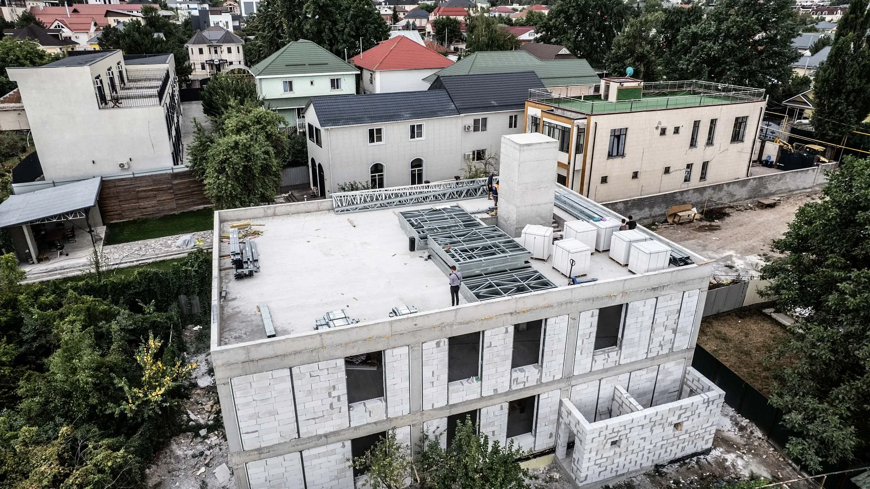 Каркас надстройки офисного здания из ЛСТК APROFIL в городе Алматы