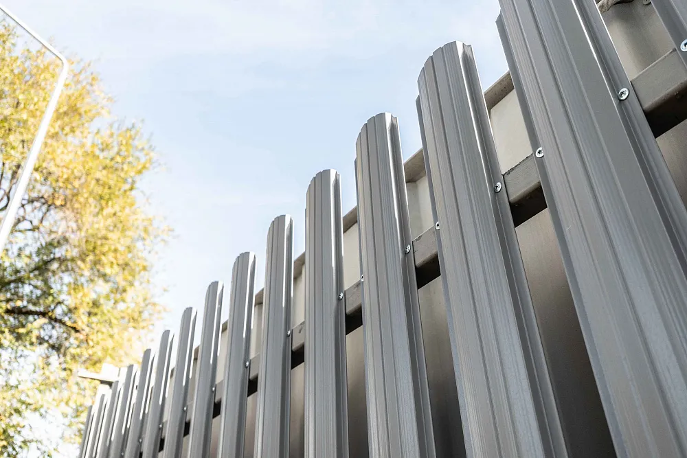 Штакетник полукруглый, частный дом, г. Алматы 2025 