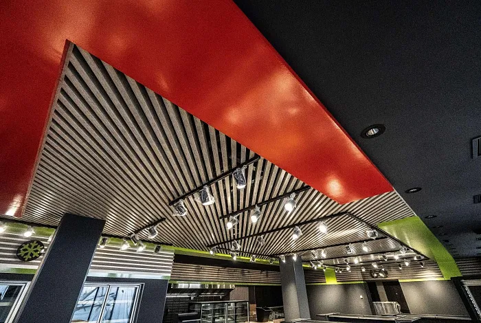 Кубический потолок APROFIL для коммерческих интерьеров АЗС Royal Petrol в Алматинской области