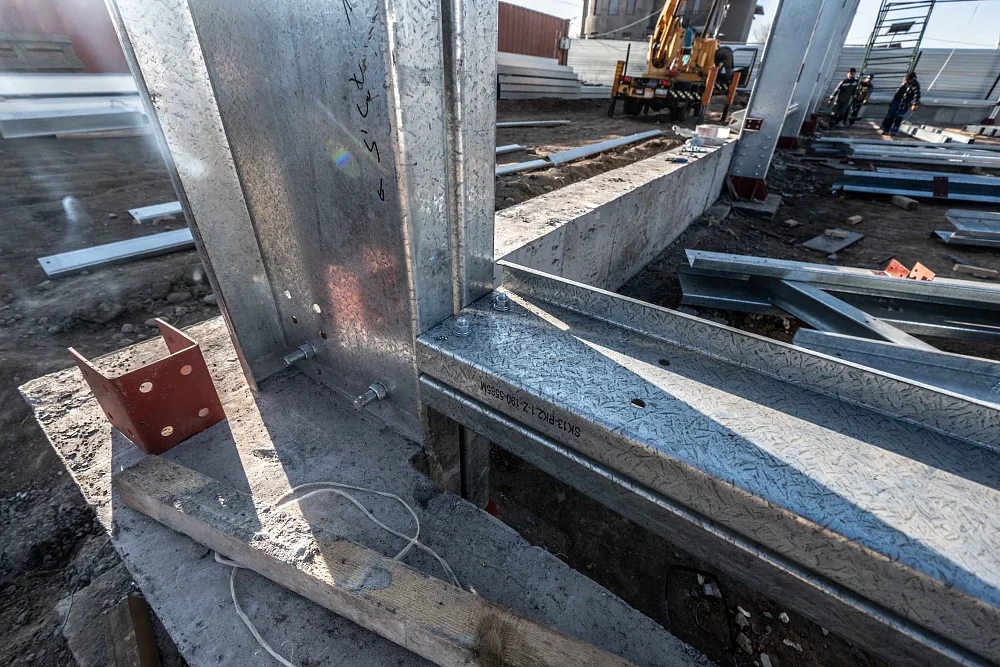 Каркас складского здания с административным этажом из ЛМК APROFIL в Турксибском районе Алматы