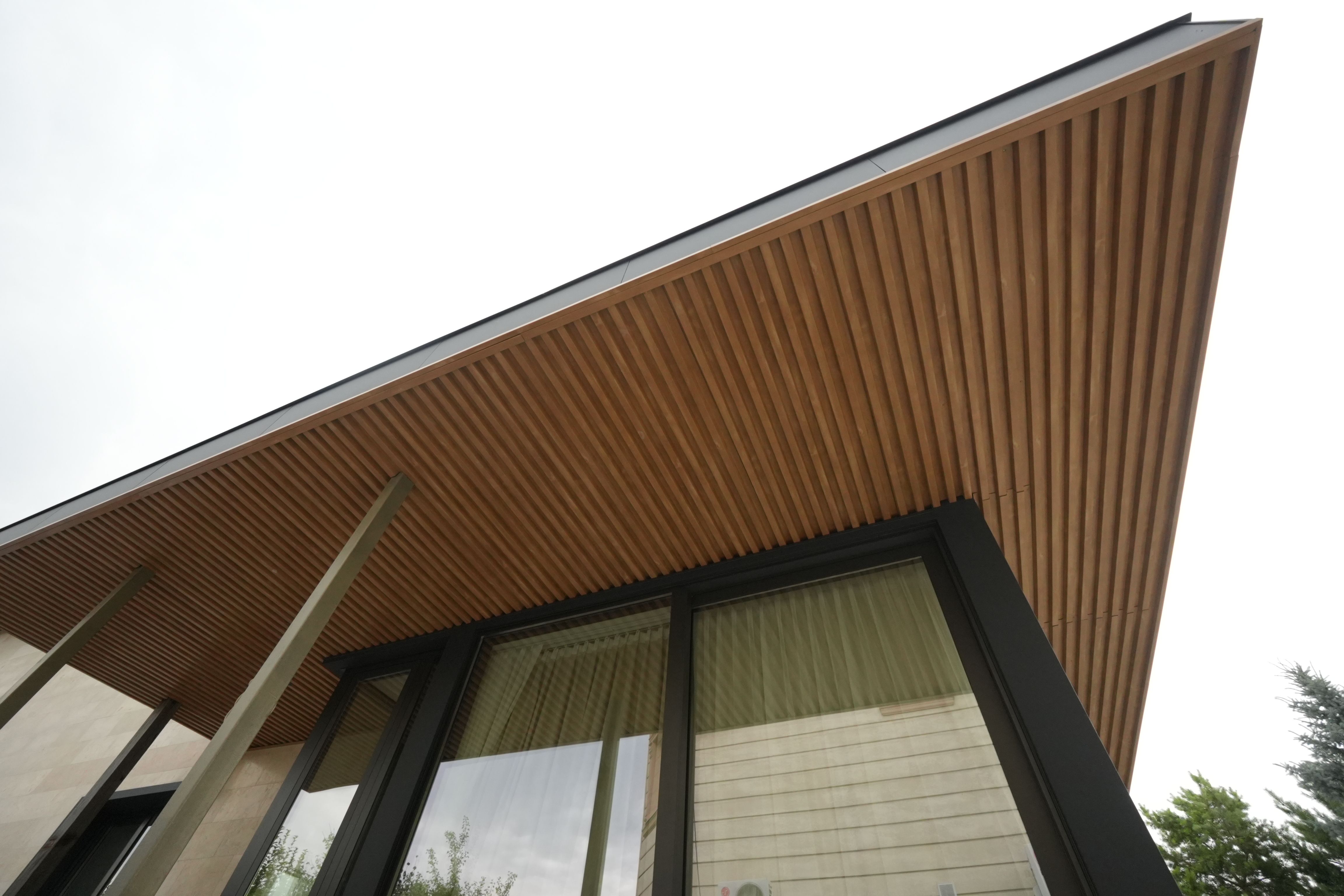 Дизайнерские панели CANYON APROFIL для кровли, частный дом, г. Алматы, 2025