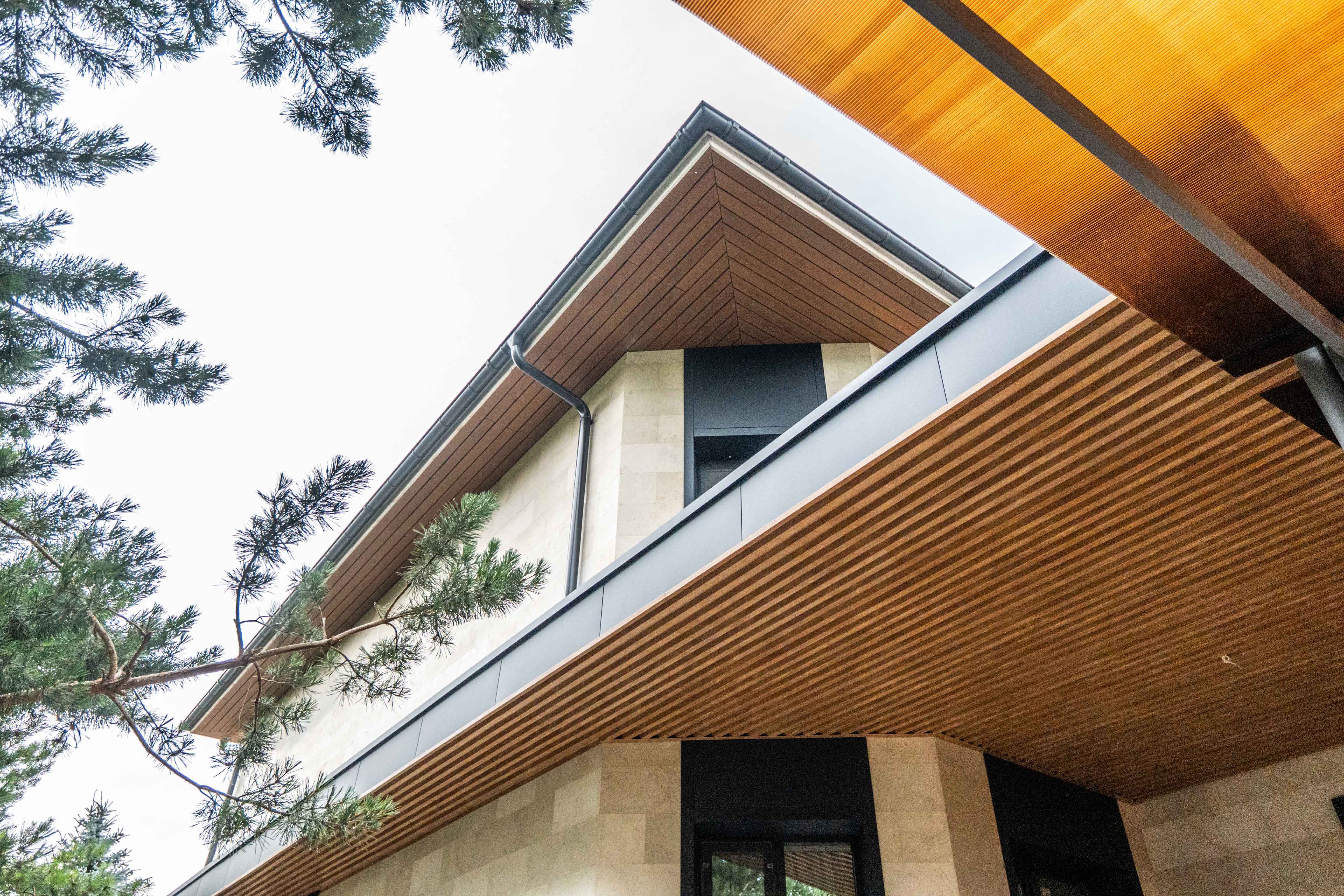 Дизайнерские панели CANYON APROFIL для кровли, частный дом, г. Алматы, 2025