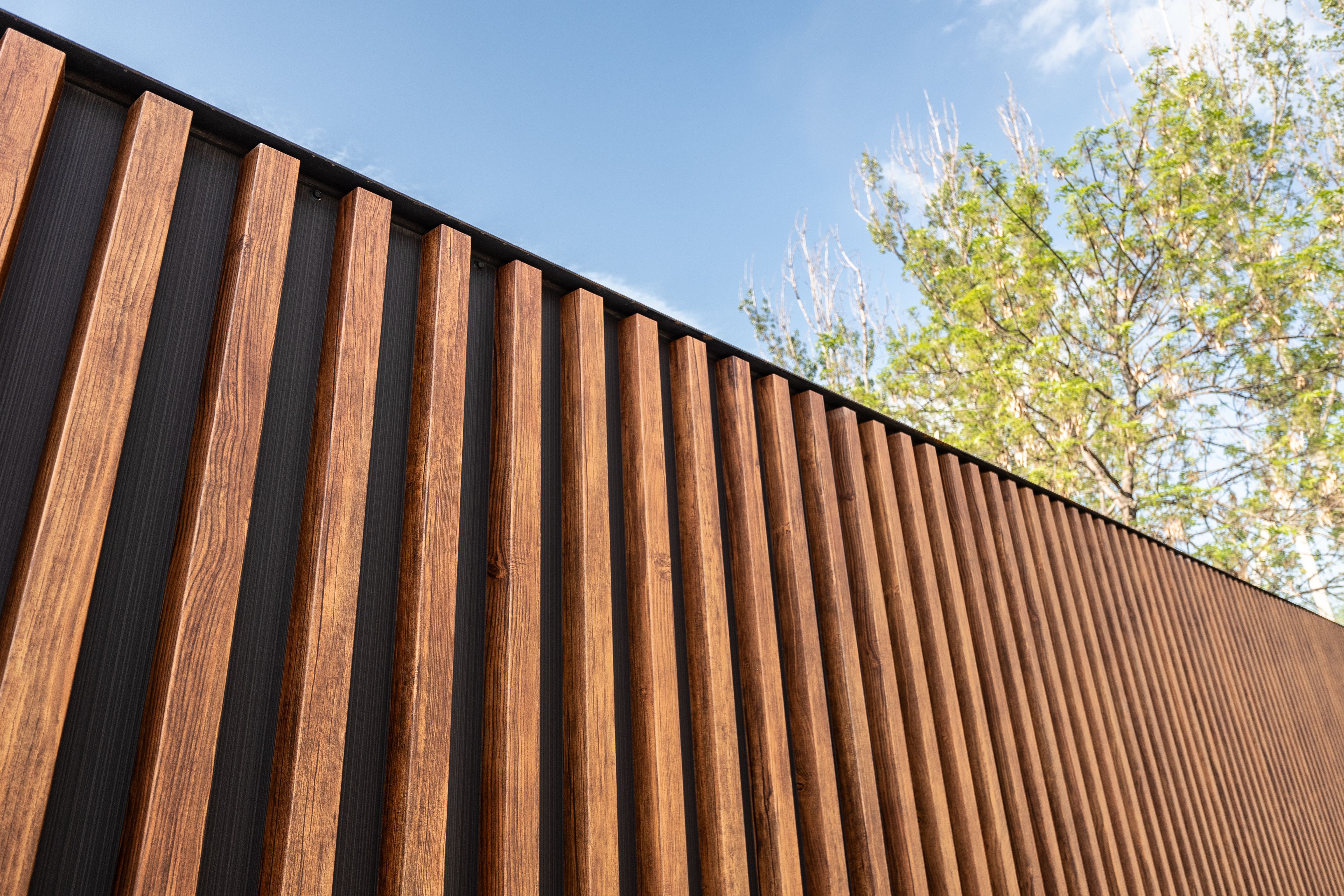 Дизайнерские панели для забора ORMAN APROFIL, частный дом, г. Алматы, 2025