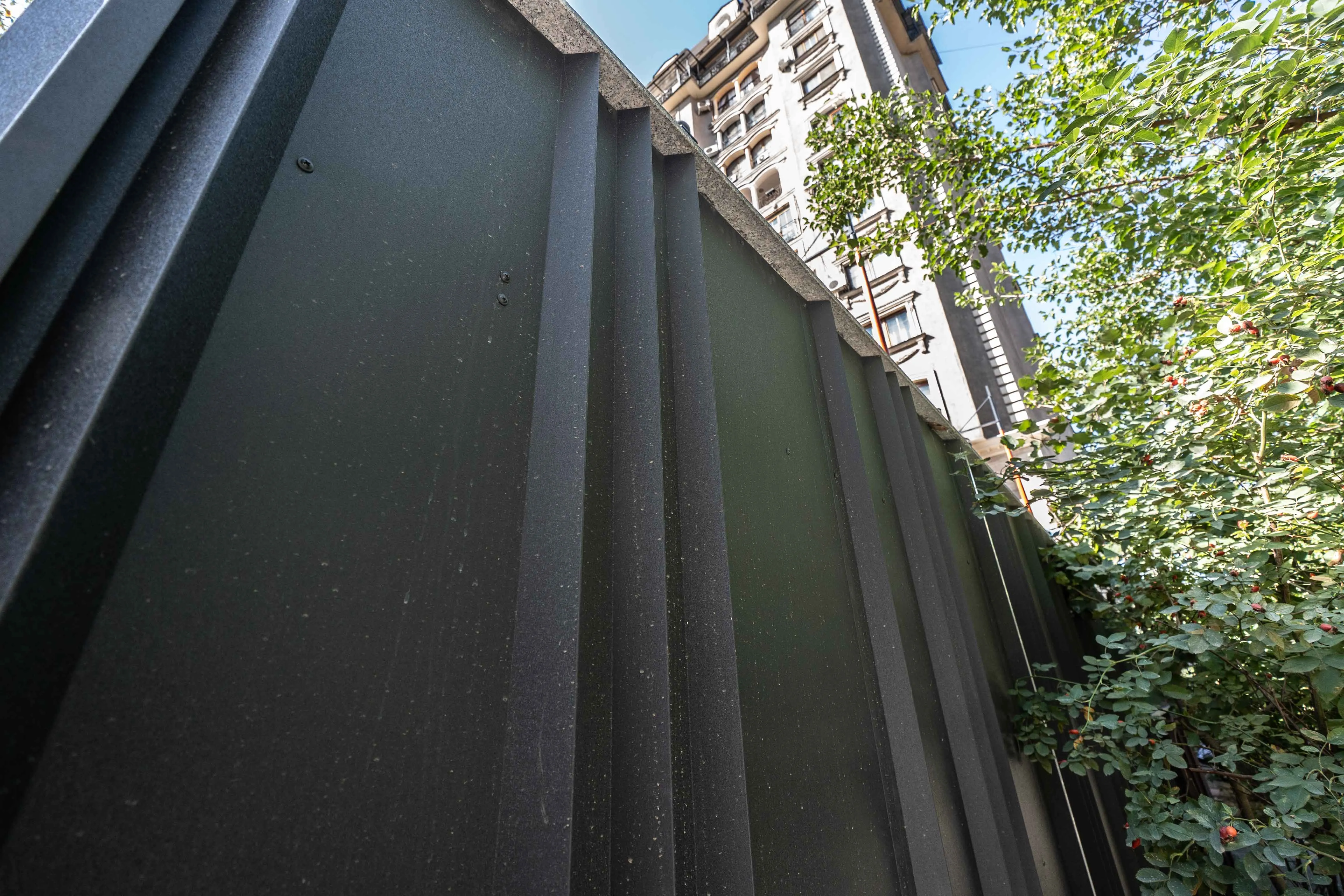 Дизайнерские фасадные панели CANYON V APROFIL, Облицовка ЖК, для бизнеса, г. Алматы, 2025