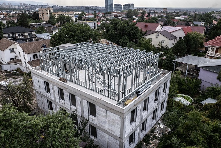 Каркас надстройки офисного здания из ЛСТК APROFIL в городе Алматы