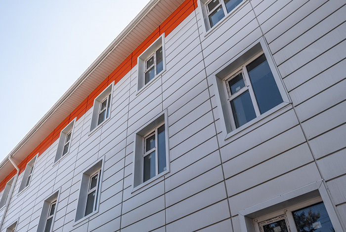Линеарные панели APROFIL в облицовке школы-интерната в Алматы (Кекилбайулы)